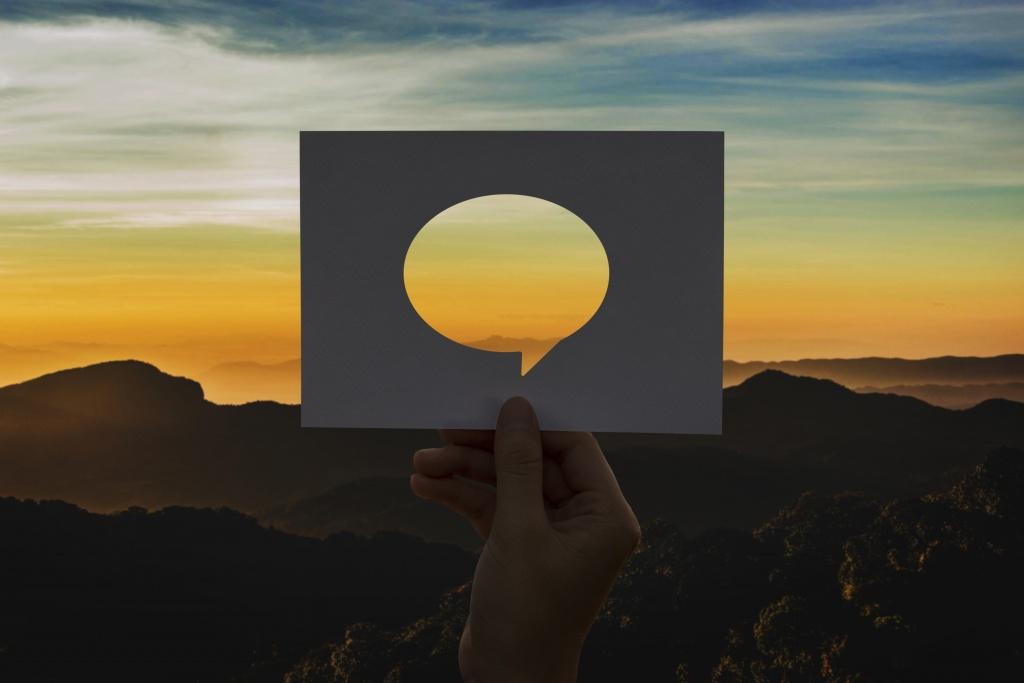 что изучает логопедия