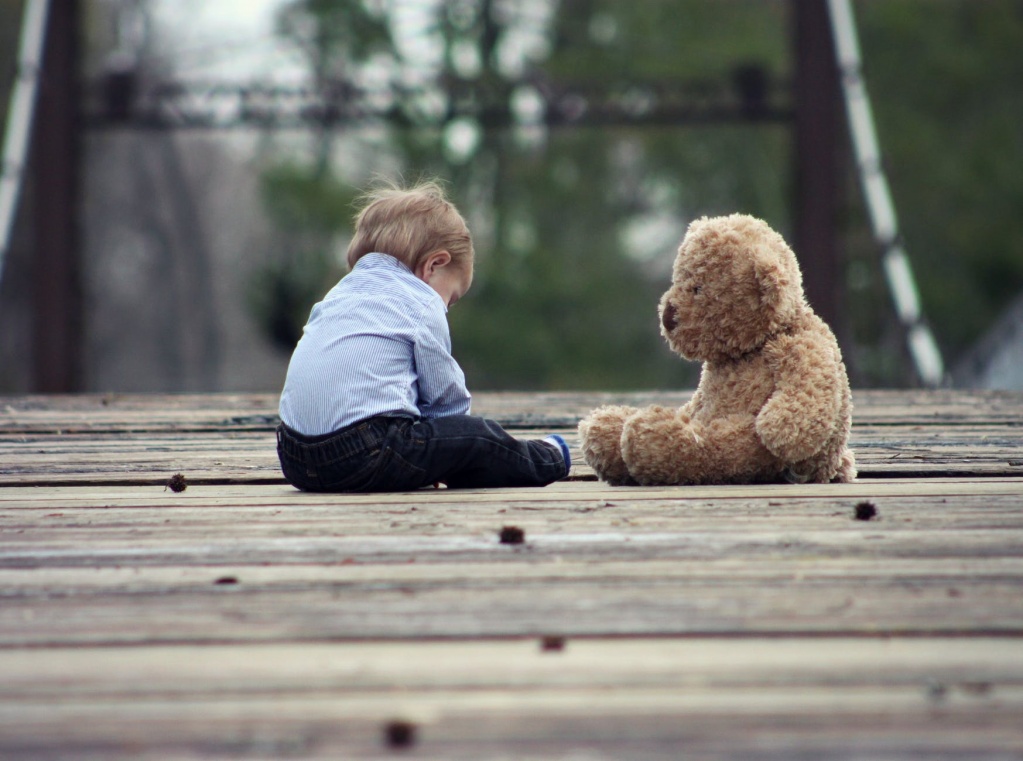 Детские психологические травмы: виды, причины, симптомы, методы