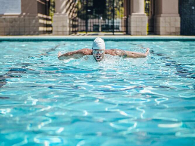 Как стать инструктором по плаванию