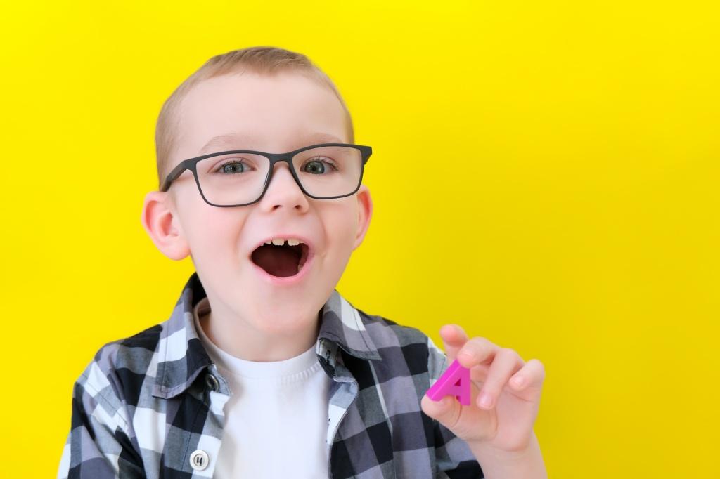 что изучает логопедия