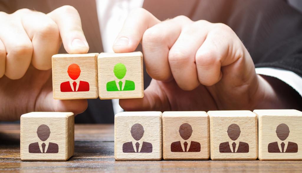 как освоиться в новом коллективе